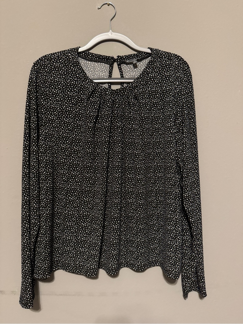 Adrianna Papell Black and White Speckled Long-Sleeve Tee